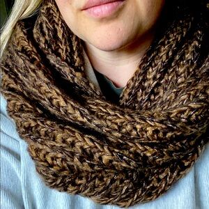 🤍Chunky Knit Infinity Scarf